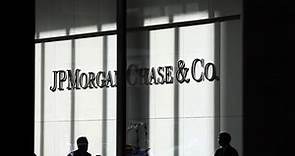 JPMorgan Shuffles C-Suite as Gordon Smith to Retire