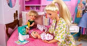 Familia Barbie & Ken Rutina de Mañana con Bebe