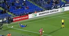 Getafe's Jaime Mata trying to run down the clock against Atletico Madrid 😅