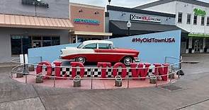 Going to the Saturday Classic Car Show in Old Town Kissimmee, Florida | Fun Activities Near Orlando
