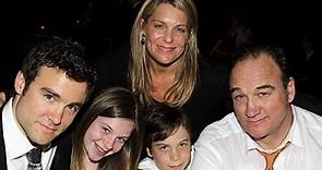 The family life of Jim Belushi: His wives and kids - BHW
