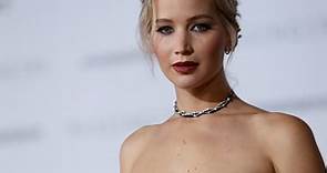 Pregnant Jennifer Lawrence Spotted Wearing A Crop Top In NYC [Photos]