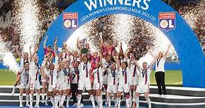 Champions | El Lyon recibe su trofeo