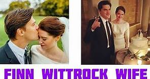 Finn Wittrock Wife Sarah Roberts || Finn Wittrock and Sarah Roberts