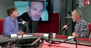 El actor Brontis Jodorowsky con Jordi Batalle en El invitado de RFI