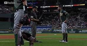 Sergio Romo pulls down pants for umpire check