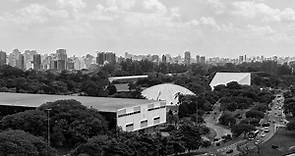 Clásicos de Arquitectura: Edificios en Parque Ibirapuera / Oscar Niemeyer