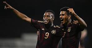 Trainer Antonio Di Salvo erklärt starken Auftritt von Youssoufa Moukoko in der U21: "Haben eine gute Bindung" - Fußball Video - Eurosport