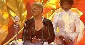 Whitney Houston & Dionne Warwick - That's what friends are for (WWA 2004)