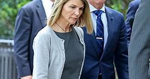 How Lori Loughlin Is Adjusting to Freedom During Mossimo Giannulli's Prison Sentence