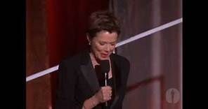 Annette Bening Toasts Lauren Bacall and Introduces Kirk Douglas: 2009 Governors Awards