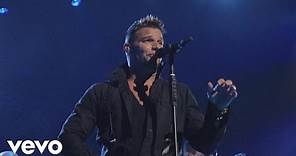 Ricky Martin - It's Alright (Live Black & White Tour)