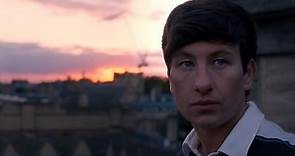 Barry Keoghan meets the family in Saltburn clip