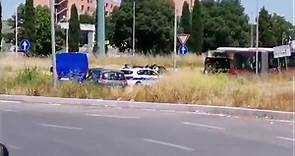 Roma, bus Atac si incendia mentre viene trainato verso la rimessa