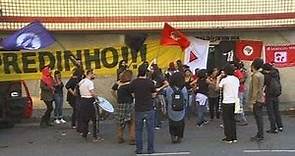 Manifestantes ocupam prédio onde funcionava sede do Jornal Hoje em Dia, em Belo Horizonte