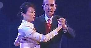 1986年梁安琪跳舞的现场，身材曼妙的她，65岁的何鸿燊怎会不动心