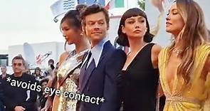 Harry Styles IGNORING Olivia Wilde at the premiere - Commentary