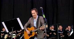 Ray Davies dedicates "Waterloo Sunset" and "Days" to Pete Quaife at Glastonbury 2010