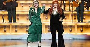 Kelly Clarkson & Wynonna Judd Did a Powerful Duet of a Classic Christmas Song