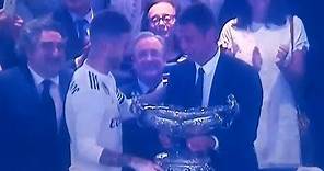 El gesto de admiración de Ramos a Maldini que se ha hecho viral | Real Madrid - Milan | 2018