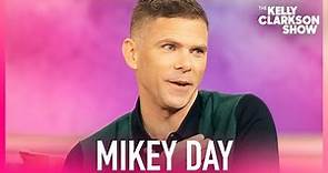 'SNL' Mikey Day Cried Watching Kelly Clarkson Win 'American Idol'