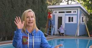 Angela Kinsey: Introduction & Behind-the-Scenes of the 'That's What She Shed'