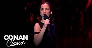Juliette Lewis Performs “I Will Survive” | Late Night with Conan O’Brien
