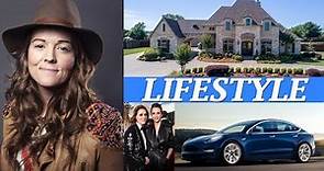 Brandi Carlile Lifestyle, Net Worth, Girlfriends, Wife, Age, Biography, Family, Car, Facts, Wiki !
