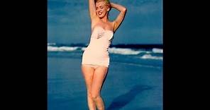 Marilyn Monroe - 21 Iconic Bathing Suit Photos