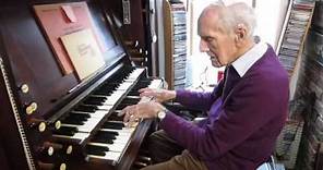 Francis Jackson plays the organ at 100 years of age!