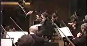 Itzhak Perlman plays Mendelssohn Violin Concerto finale.