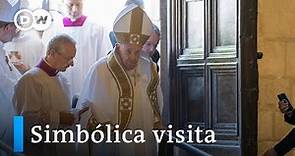 El papa visita la tumba de Celestino V