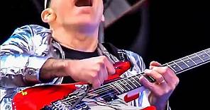 Joe Satriani - "Satch Boogie" At Hellfest 2016 with "Surfing Guitar"