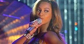 Beyoncé performs at the BBC Television Centre in London (November 13, 2006)