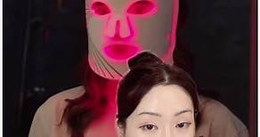 How to choose the best at-home LED mask and is it worth it? 3 Reasons as to why I recommend the @currentbody Skin LED mask: 1) Precise wavelength, 2) Intensity of light, 3) Flexibility of the mask. This mask uses a combination of 633nm for red light and 830nm for infrared light, which are shown to be the ideal wavelengths with anti-aging benefits in some clinical studies. They have also shown to help reduce redness, brighten and balance skin tone. This mask delivers 30mW/cm² (milliwatts per cent
