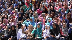 Image result for pictures of moslems chanting aku akbar!
