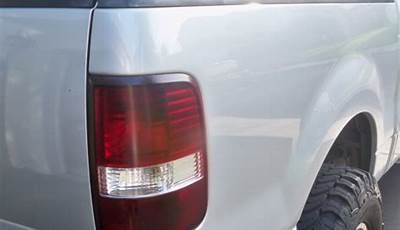06 Ford F150 Tail Light