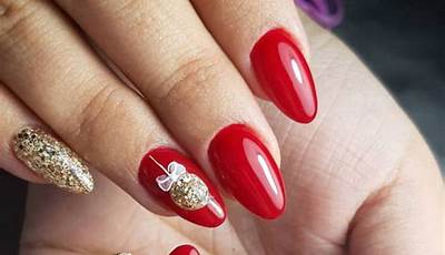 Christmas Nails Red Gold White