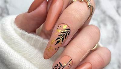 Fall Nail Trends 2023 Almond