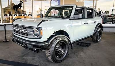 Ford Bronco Outer Banks 4-Door