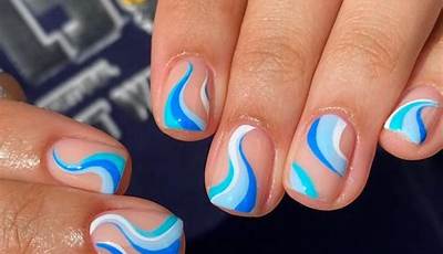 French Tips Swirl Nails