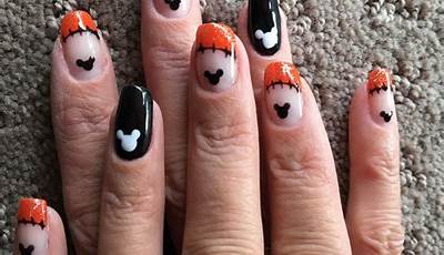 Halloween Nails Mickey