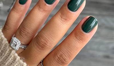 October Nails Green