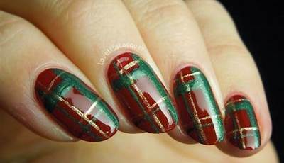 Red And Green Plaid Christmas Nails