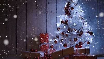 Red And White Christmas Tree Wallpaper