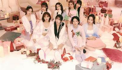 Red Velvet Aespa Beautiful Christmas Wallpaper