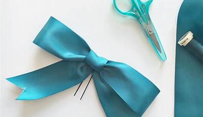 3-Color Ribbon Lei: A Stunning Tutorial For Beginners