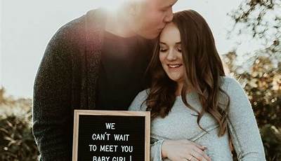 Valentines Maternity Photoshoot Picture Ideas