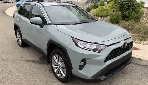 2019 Lunar Rock Toyota RAV4 XLE AWD #135314711 Photo #2 | GTCarLot.com