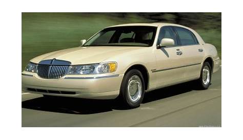 Lincoln Town Car III 4.6 V8 specs, dimensions